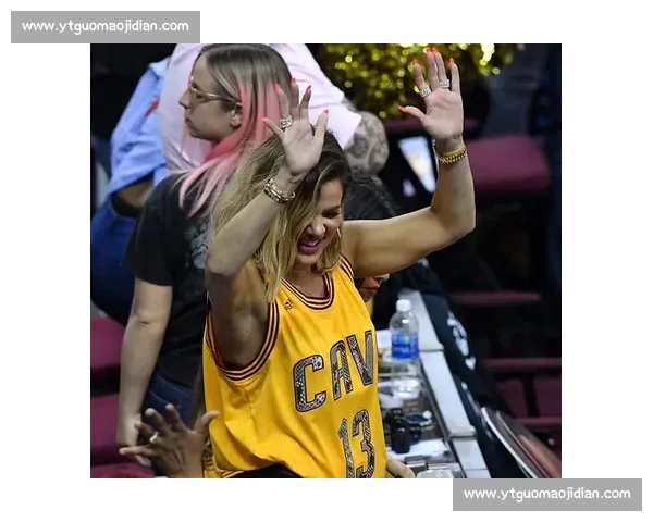 重温勇士对决骑士经典录像回放巅峰对抗全景解析精彩瞬间与战术博弈