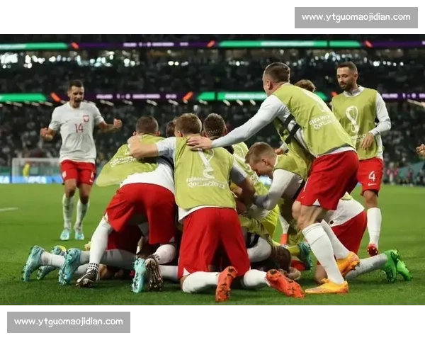 雷霆对决灰熊全场录像解析关键回合与胜负转折深度复盘战术细节