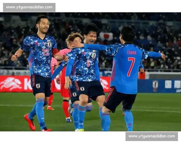 雷霆勇士第六场生死对决系列赛走势全面解析关键球员表现与战术博弈前瞻