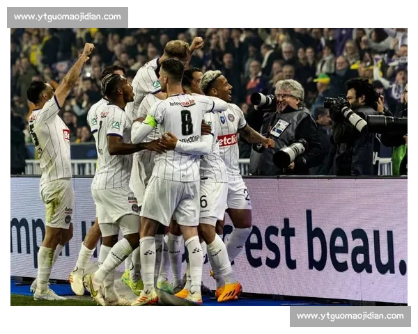 马赛对决里昂法甲焦点战恩怨再起谁主沉浮夜风云变幻巅峰较量看点