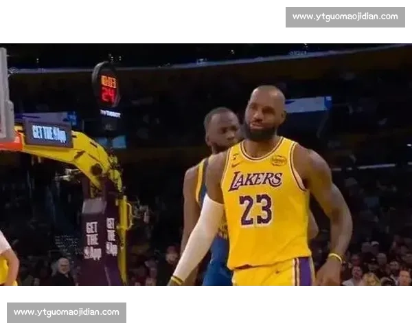 骑士勇士第六场生死对决詹库巅峰碰撞书写总决赛悬念历史之夜再起风云